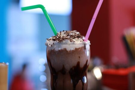 Σοκολατα σπεσιαλ στο μπρικι καφε